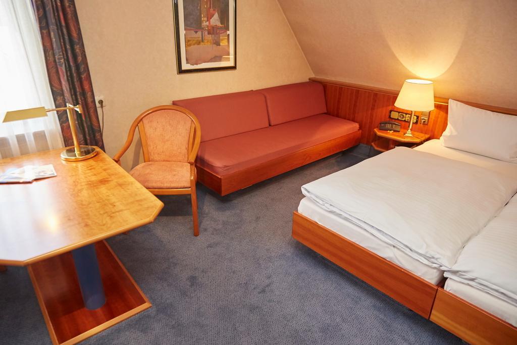 Hotel-Gasthof Die Post Brennerei Frankenhoehe Schillingsfürst Екстериор снимка