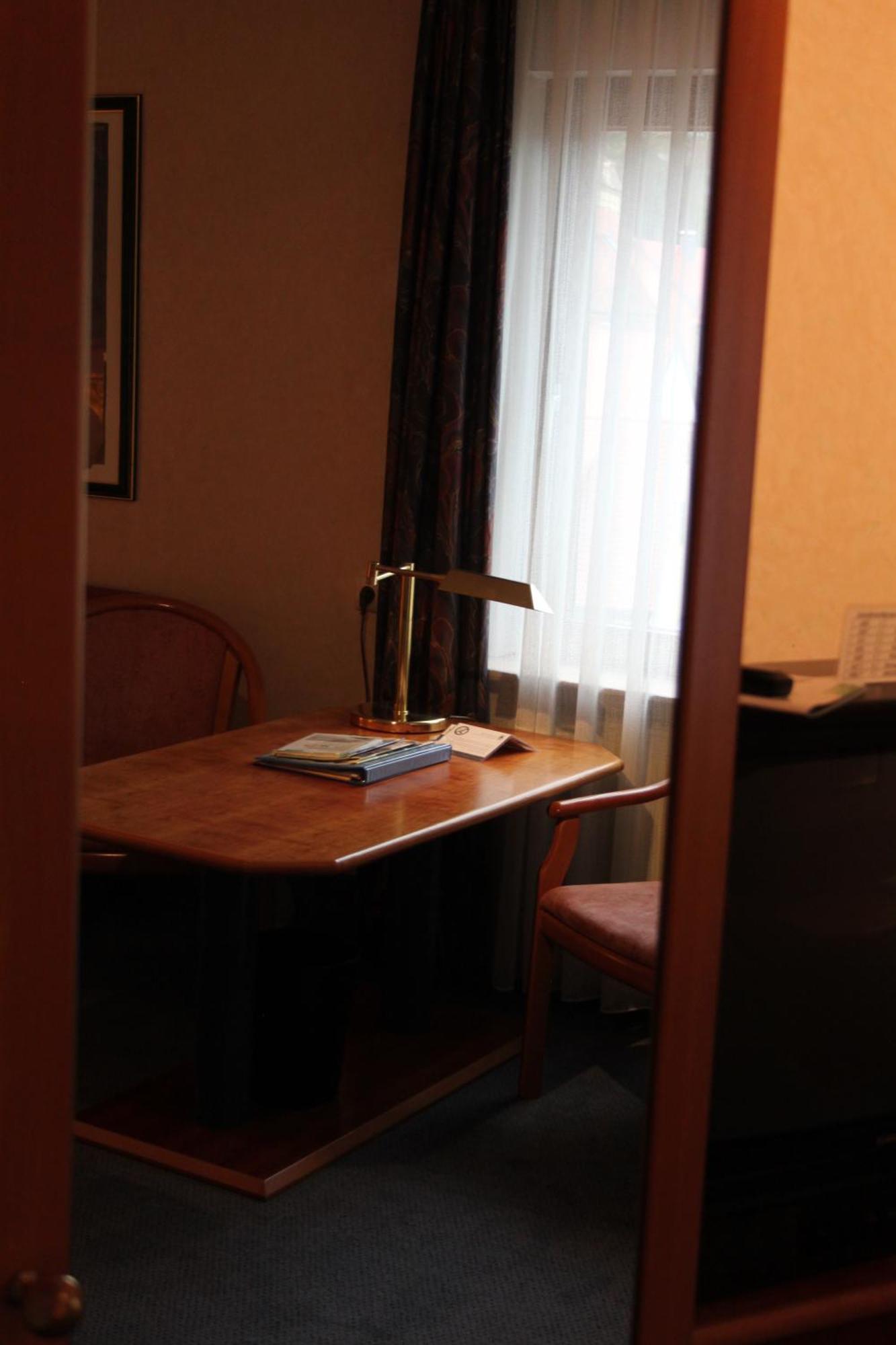 Hotel-Gasthof Die Post Brennerei Frankenhoehe Schillingsfürst Стая снимка