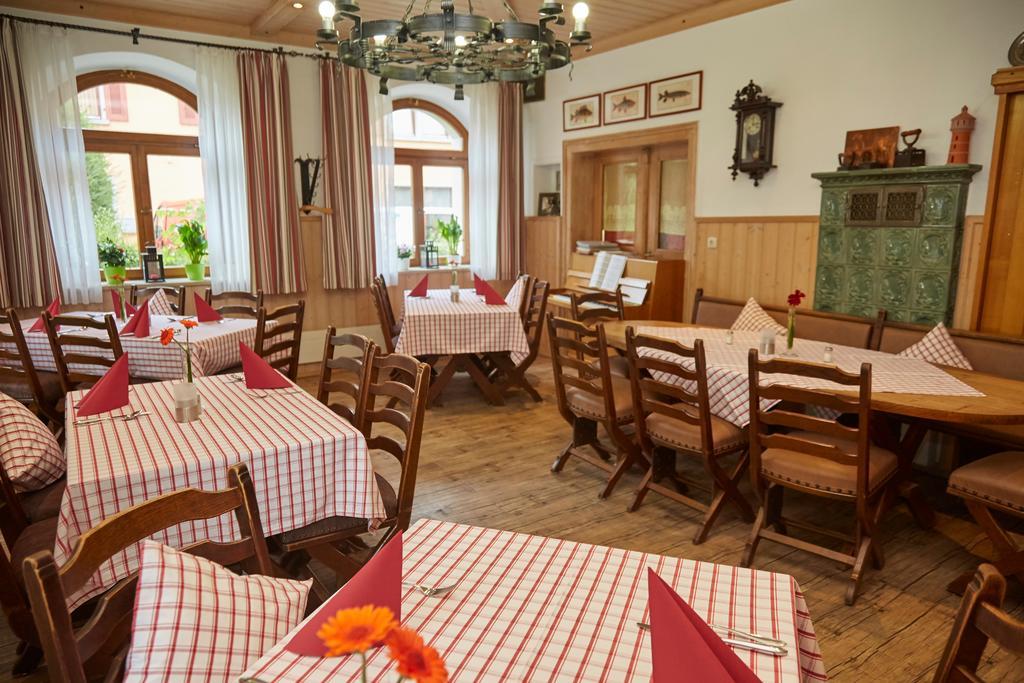 Hotel-Gasthof Die Post Brennerei Frankenhoehe Schillingsfürst Екстериор снимка